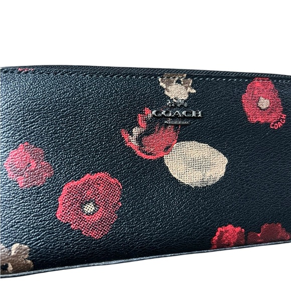 Coach Floral Print Zipper Wallet. Excellent condition! - Picture 4 of 9